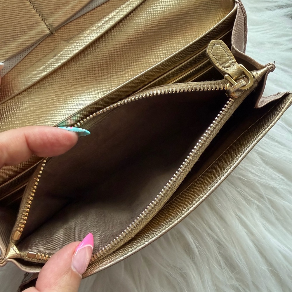 Prada Pink-Beige Saffiano Leather Flap Continental Wallet with Gold Logo - Picture 8 of 8